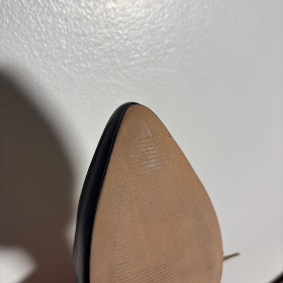 ALDO Two Tone Heels Black Toe Nude Strap Size 9 US Pointed Like New - Picture 8 of 11